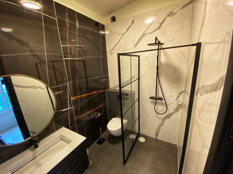 Shower, Toilet, Bathroom
