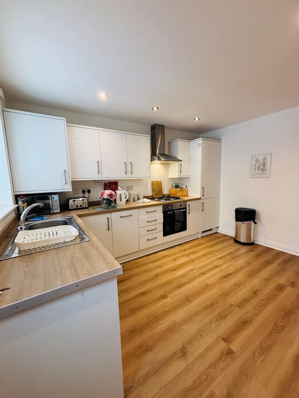 Penuel 3-bedroom Retreat with workspace in Central Sutton-in-Ashfield House in England
