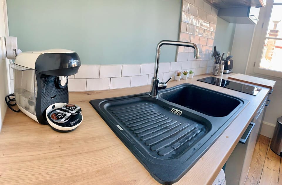 Coffee/tea facilities, Kitchen or kitchenette