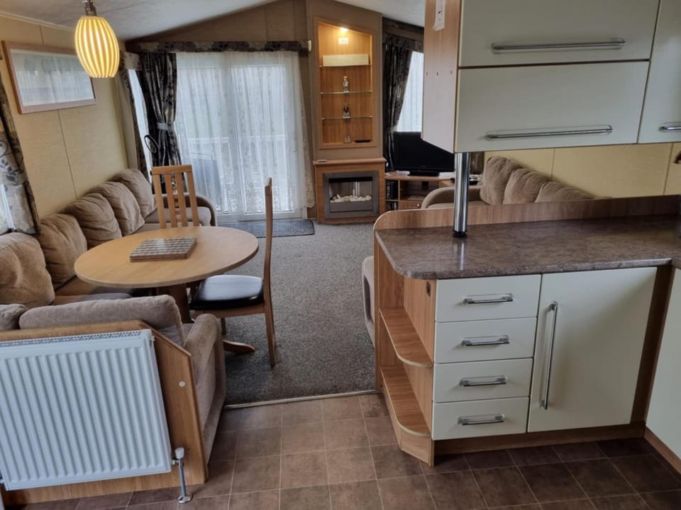 8 BERTH DELUXE CARAVAN ML88 GOLDEN PALM CHAPEL ST LEONARDs Campground/ 
RV Resort in Chapel Saint Leonards