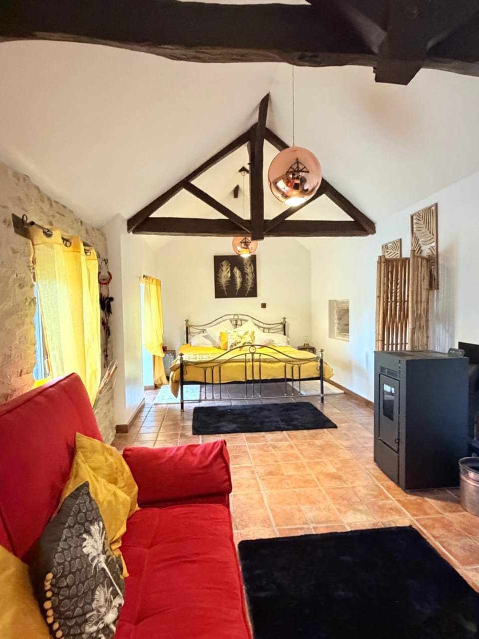 Bed, Photo of the whole room, Bedroom