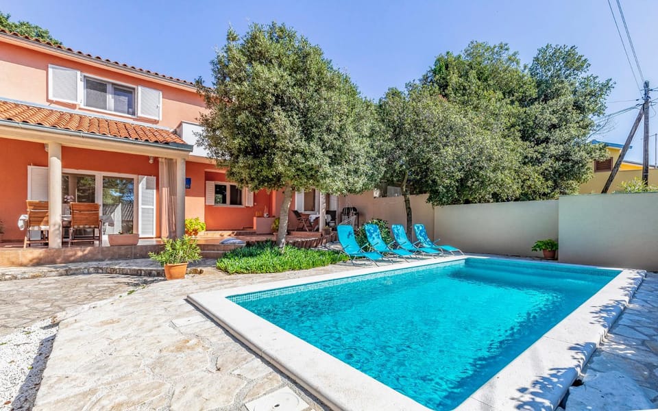 Cozy holiday home Ella Nature with pool near the beach Villa in Peroj