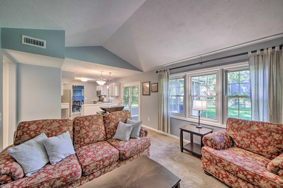 Beautiful Fishers Home with Screened-In Porch! House in Fishers