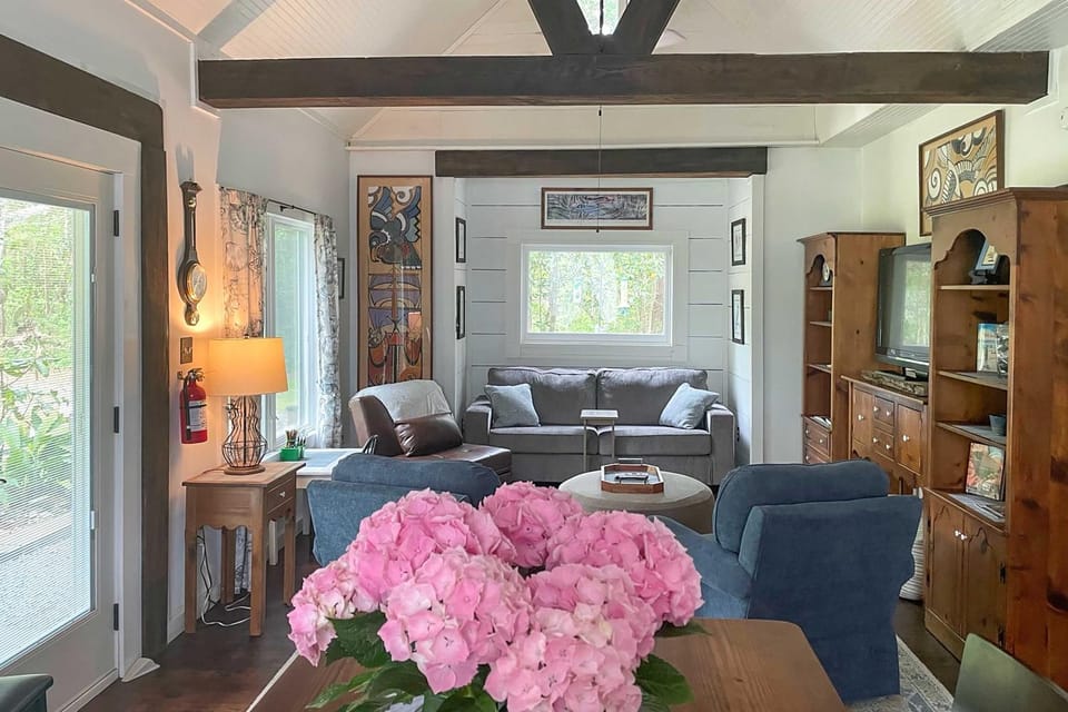 Historic Biloxi Bay Cottage w/ Beautiful View House in Ocean Springs