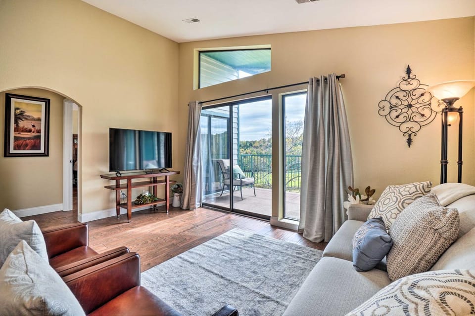 Stroll to Branson Strip: Condo on Golf Course House in Branson