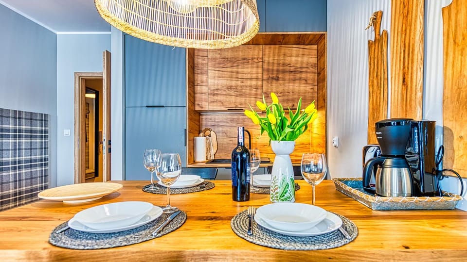 Kitchen or kitchenette, Food and drinks, Food