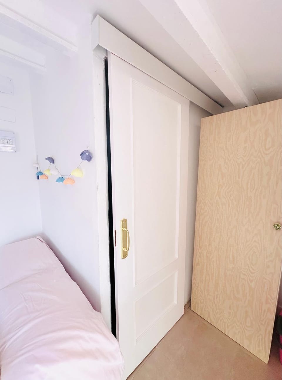 Habitación con baño y cocina House in Valencian Community