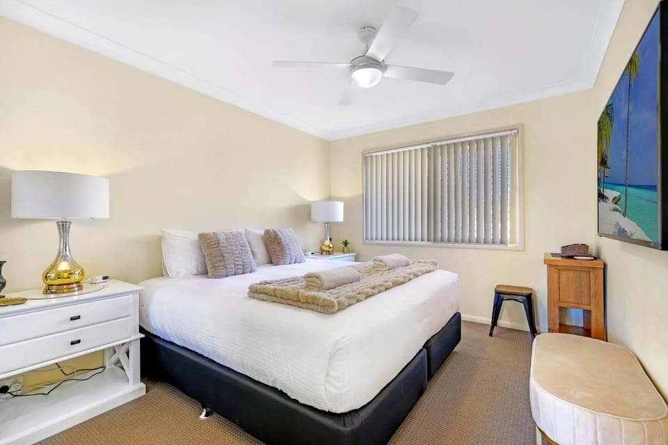 Kitchen or kitchenette, Beach, Bedroom