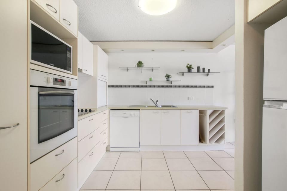 Pumicestone Lodge Unit 12 26 Maloja Ave Apartment in Golden Beach