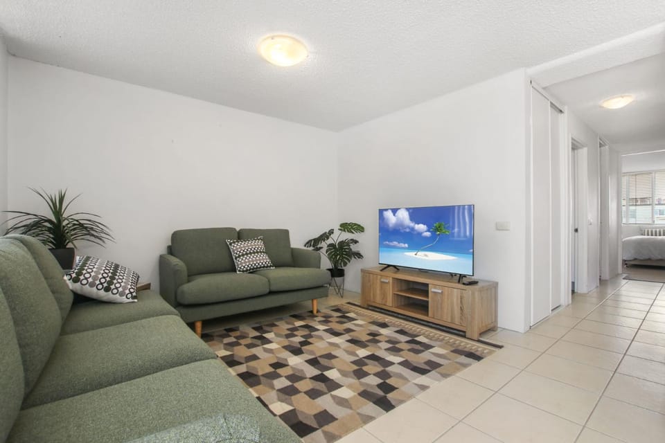 Pumicestone Lodge Unit 12 26 Maloja Ave Apartment in Golden Beach