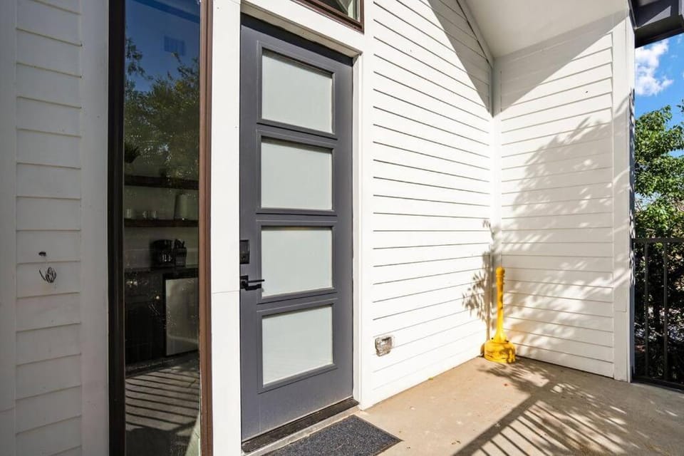 Boho Lodge Studio @ East Downtown House in Houston