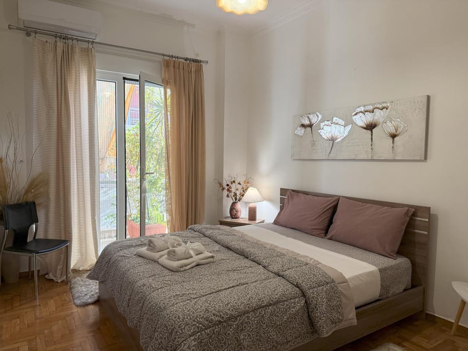 2 Bedrooms Apartment Center of Athens 5 min Subway Apartment in Athens