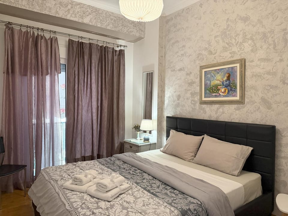 2 Bedrooms Apartment Center of Athens 5 min Subway Apartment in Athens