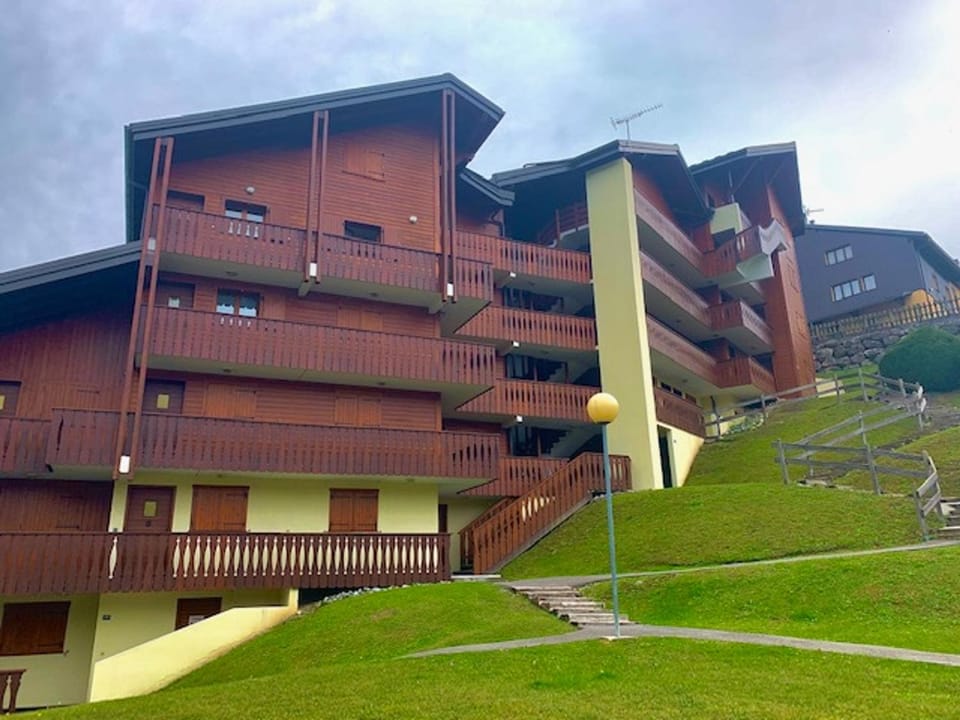 Appartement rénové, confortable, proche navettes, vue montagne - FR-1-642-17 Apartment in Morillon