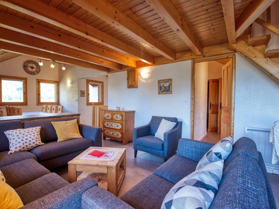 Superbe duplex rénové 4 chambres - Centre village, proche télécabine - FR-1-642-29 Cabin in Morillon