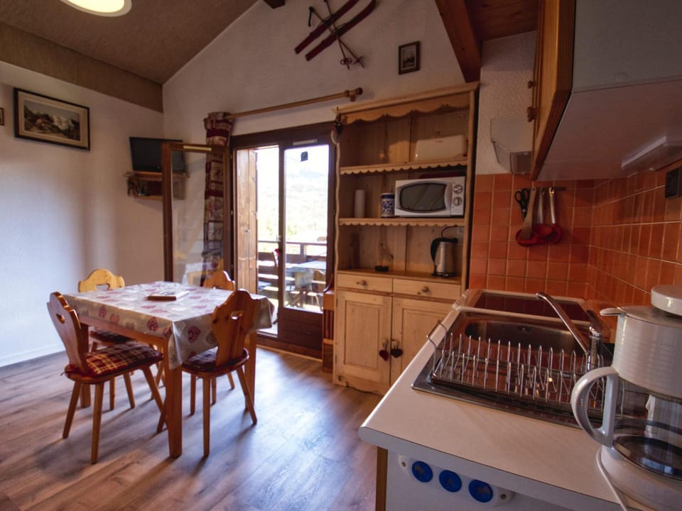 Charmant Duplex Mezzanine à Morillon Village - FR-1-642-38 Apartment in Morillon