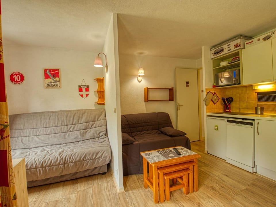 Confortable appartement à Morillon 1100 pour 5 pers, TV, animaux admis - FR-1-642-45 Apartment in Morillon