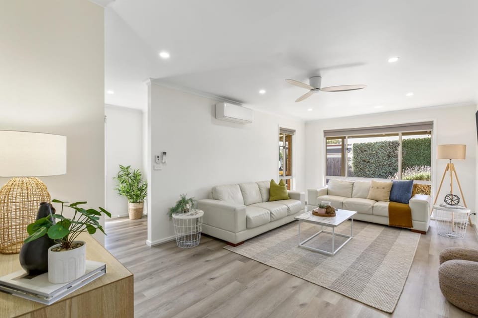 2 Bedroom Unit - Close To The Beach - Free Parking - Free WIFI Apartment in Ocean Grove
