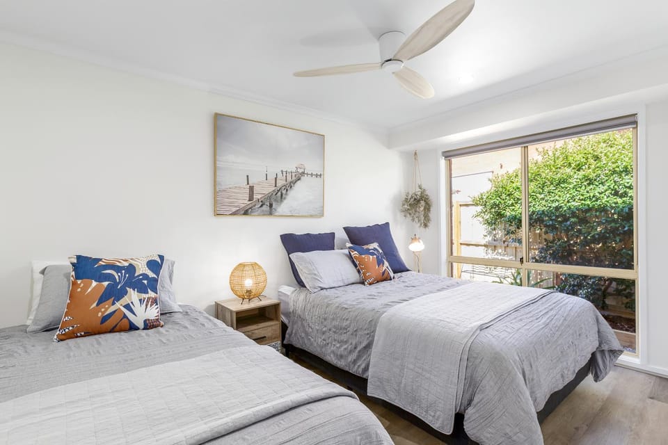 2 Bedroom Unit - Close To The Beach - Free Parking - Free WIFI Apartment in Ocean Grove