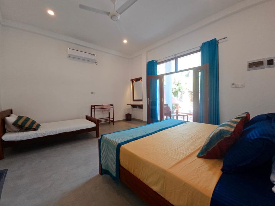 Bedroom, air conditioner