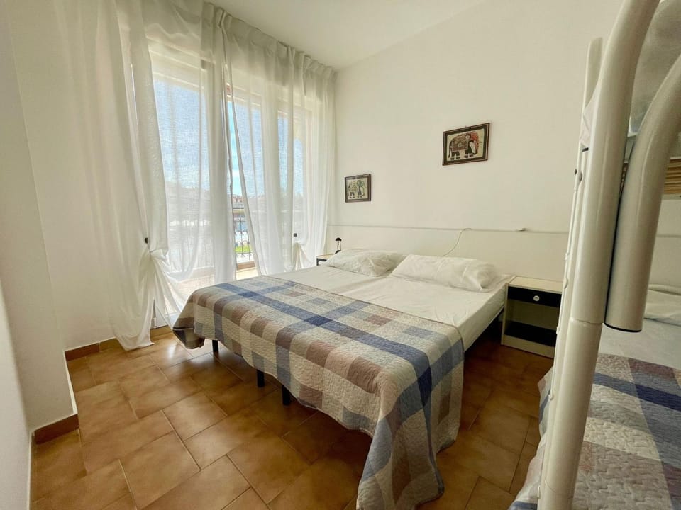 Bed, Decorative detail, Bedroom