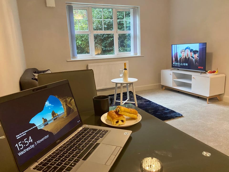 TV and multimedia, Business facilities