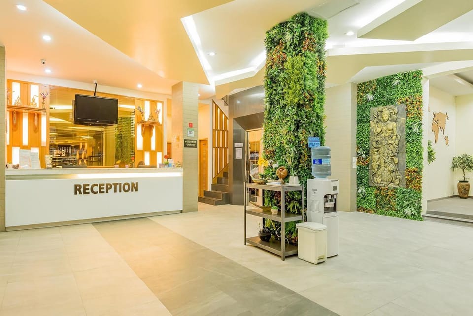 Lobby or reception, Lobby or reception