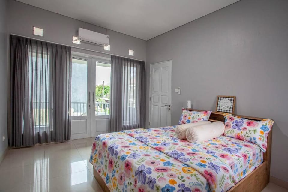 Villa Palm Springs by REQhome Villa in Indonesia
