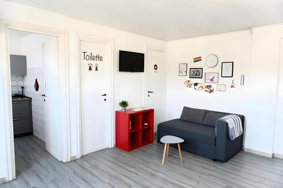 Photo of the whole room