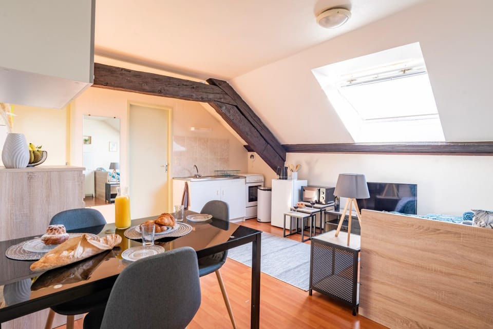 Living room, Dining area