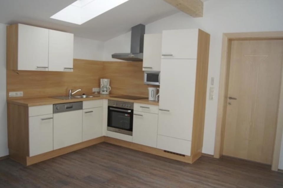Property building, Kitchen or kitchenette, Living room
