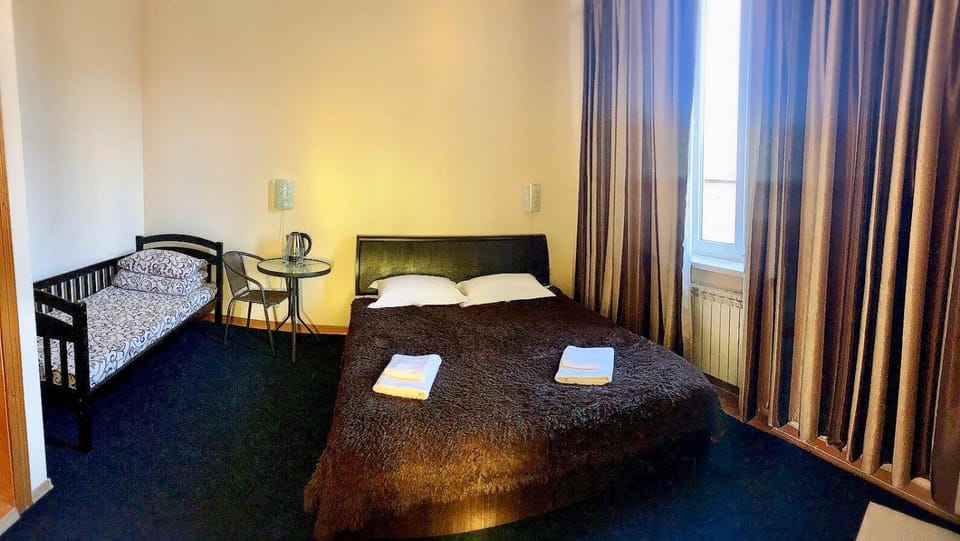 Bed, TV and multimedia, Photo of the whole room, Bedroom, internet, towels