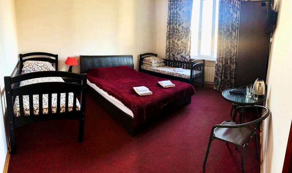 Bed, TV and multimedia, Photo of the whole room, Seating area, Bedroom, internet, towels, wardrobe