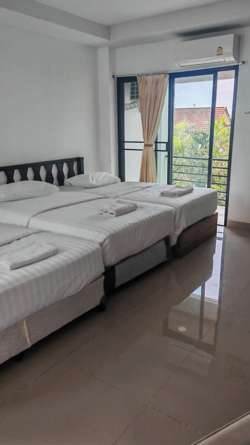 มุก&พลอย เรสซิเดนซ์ Apartment in Chon Buri Changwat