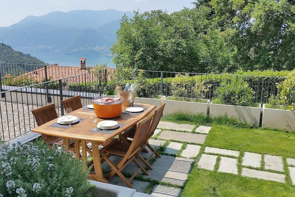 Property building, Balcony/Terrace, Living room