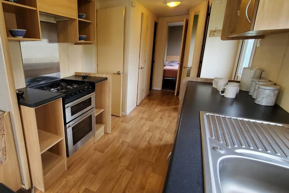 Family Friendly - Sleeps4 - Close To Nature House in Rhyl