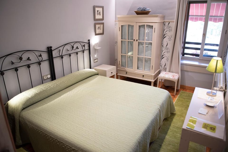 Hostal Rural Txapi Txuri Logis Hotels Bed and Breakfast in Navarre