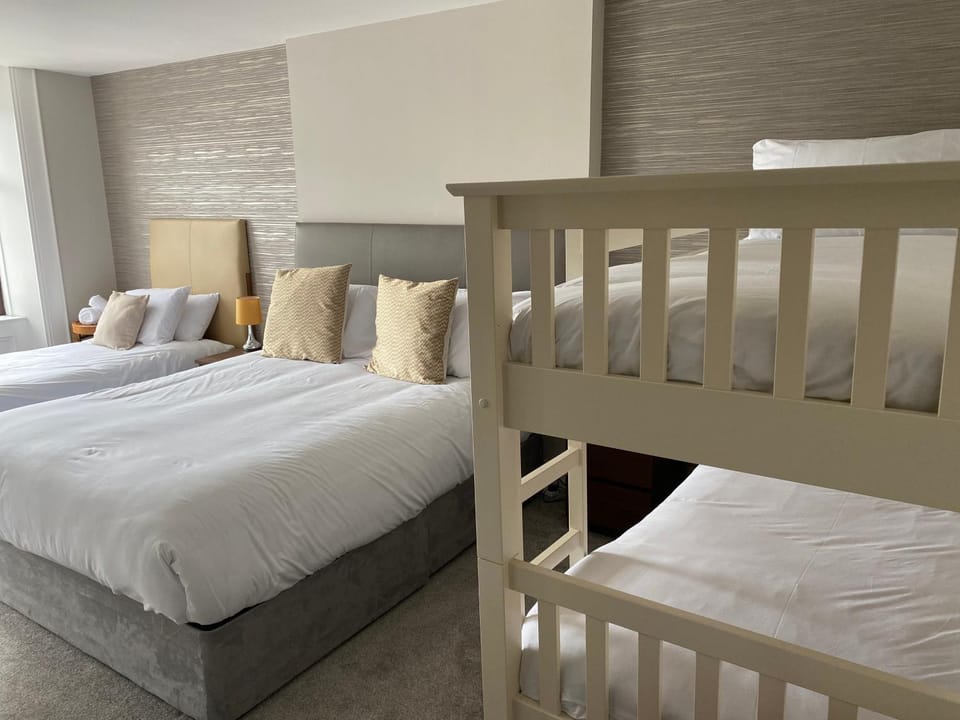 Bed, Bedroom, bunk bed
