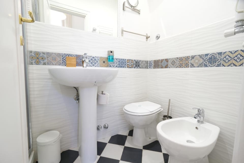 Toilet, Bathroom