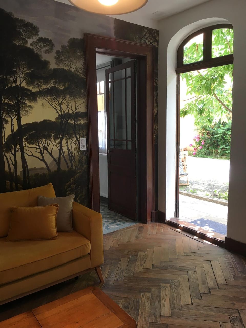 Patio, Living room