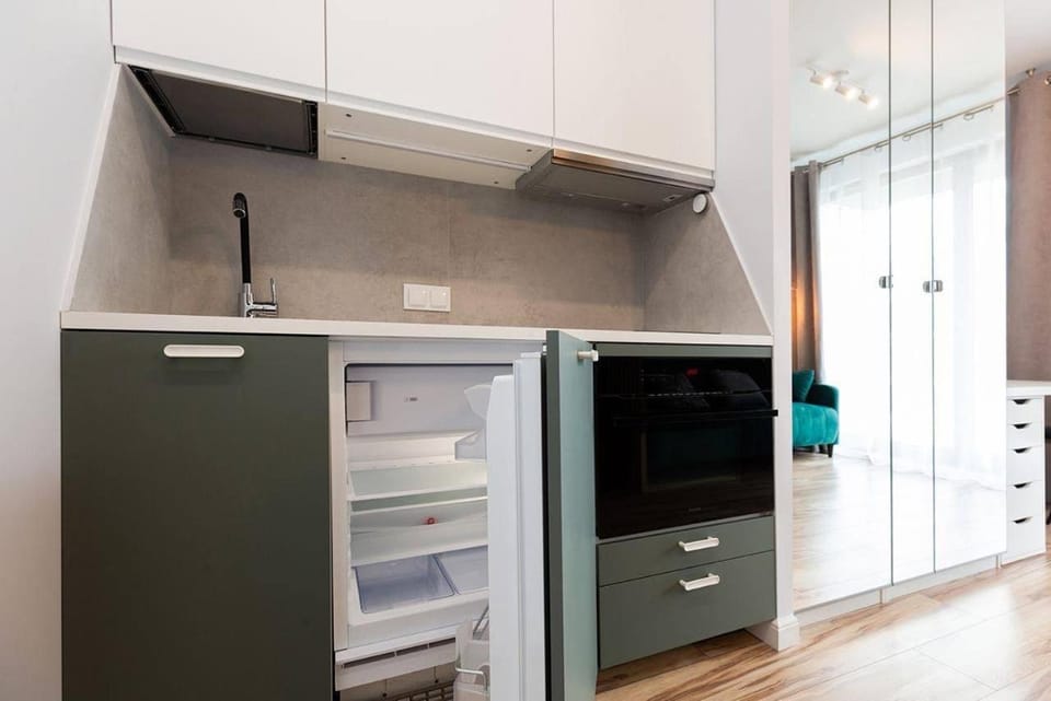 Easy & Comfortable, with balcony, very close to the center Apartment in Warsaw
