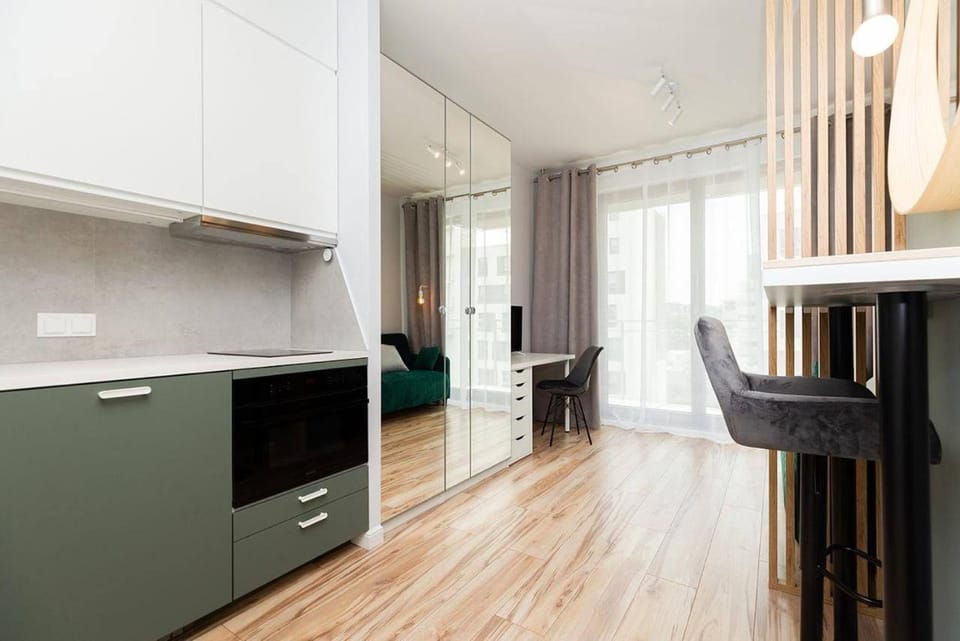 Easy & Comfortable, with balcony, very close to the center Apartment in Warsaw