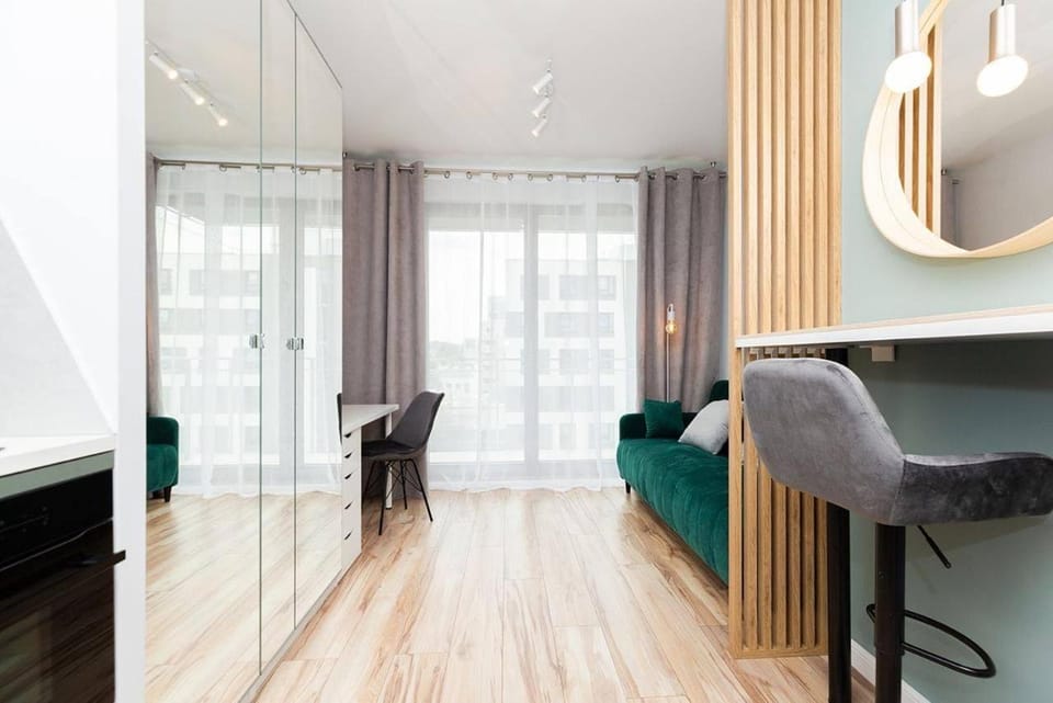 Easy & Comfortable, with balcony, very close to the center Apartment in Warsaw