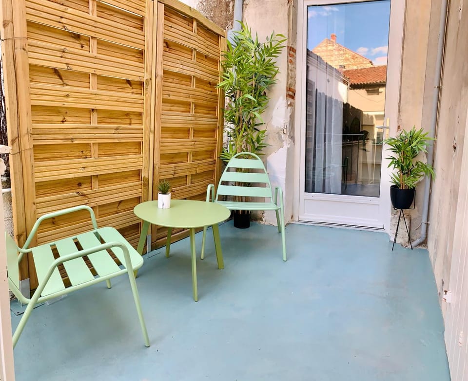 Patio, Balcony/Terrace, Inner courtyard view