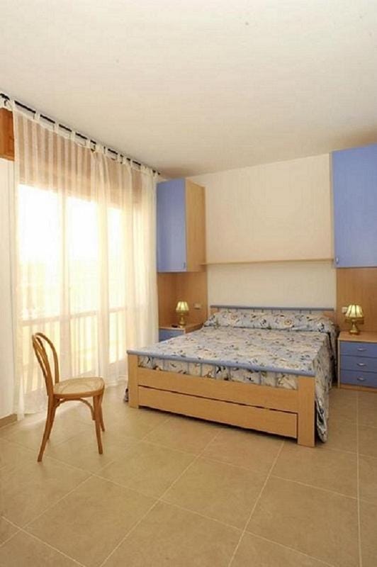 Bed, Photo of the whole room, Bedroom, wardrobe, air conditioner
