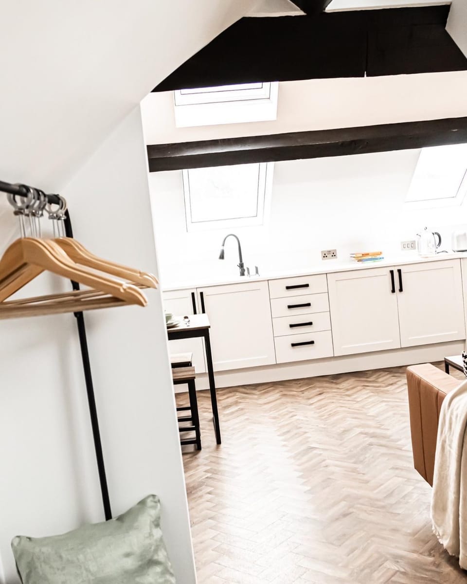 Kitchen or kitchenette, Bedroom