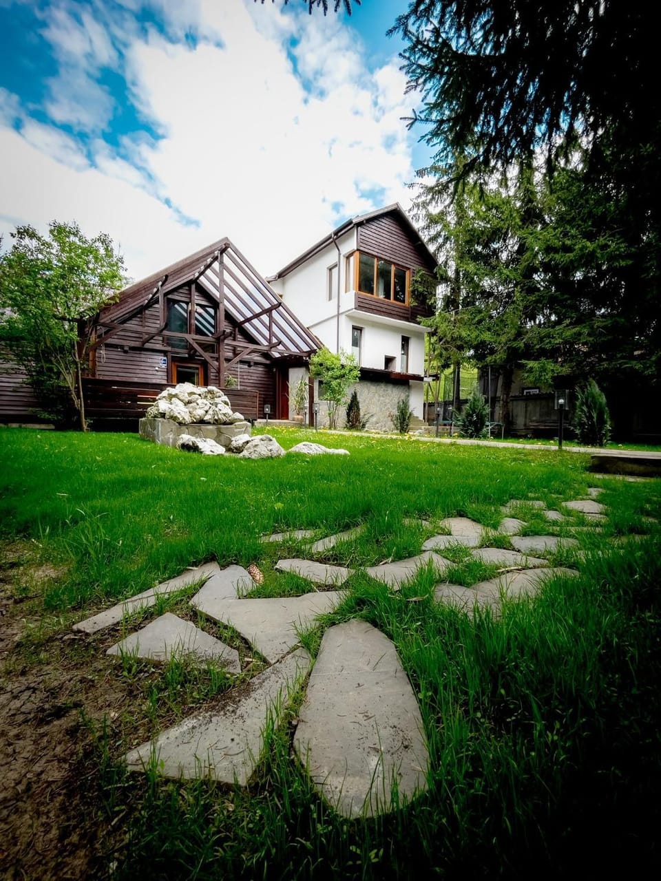 Lucomi Chalet - For groups - 5 bedrooms Chalet in Prahova, Romania