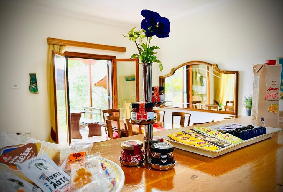 Food and drinks, Dining area