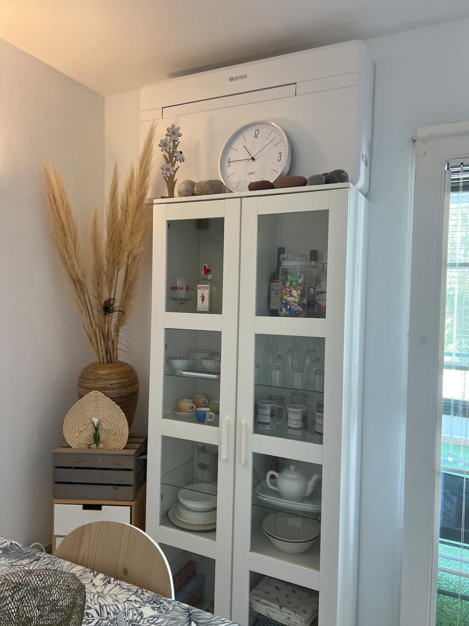 Dining area, wardrobe, air conditioner