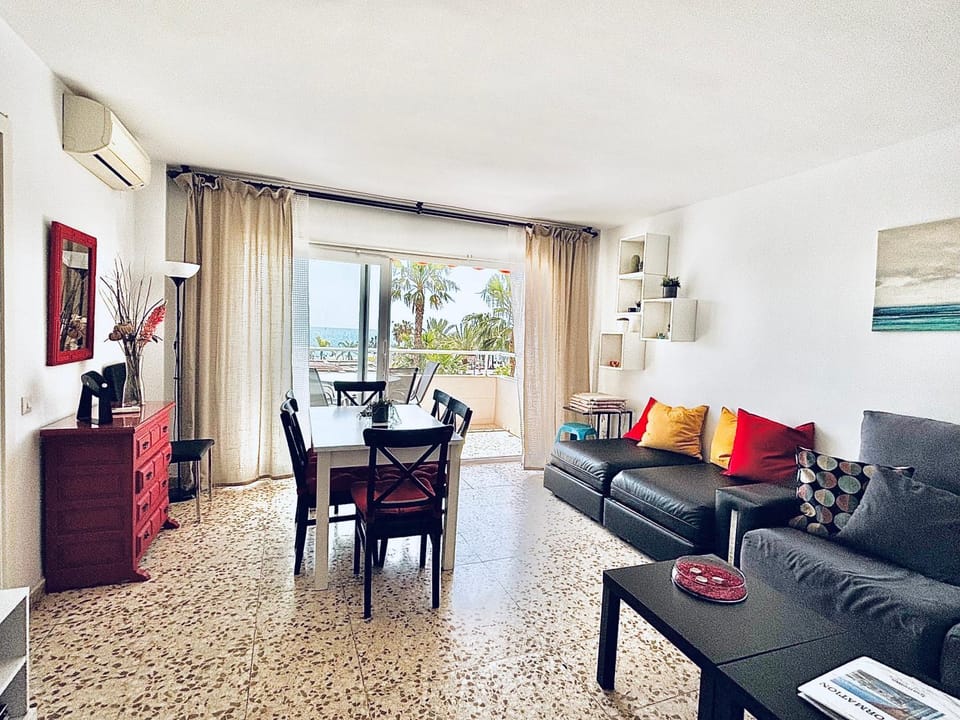 Dining area, air conditioner